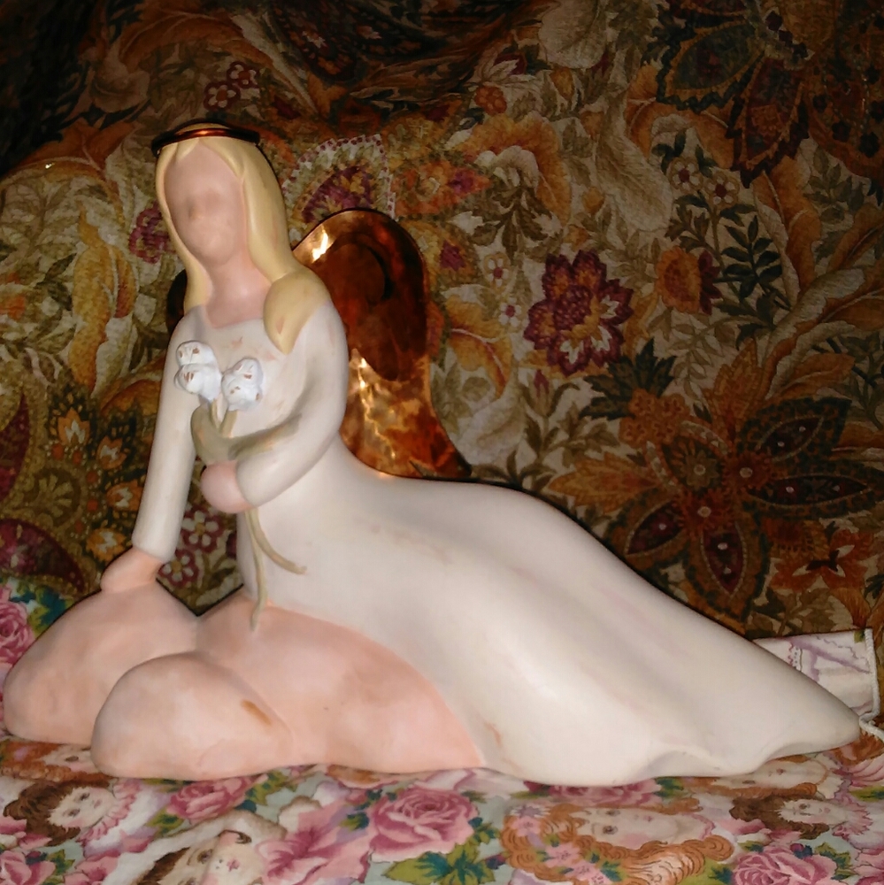 VINTAGE GENTLE SOULS "SERENITY" ANGEL